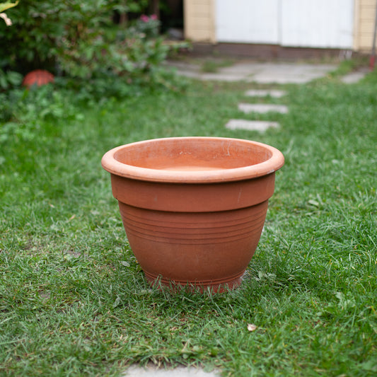 kjempestor terracottakrukke