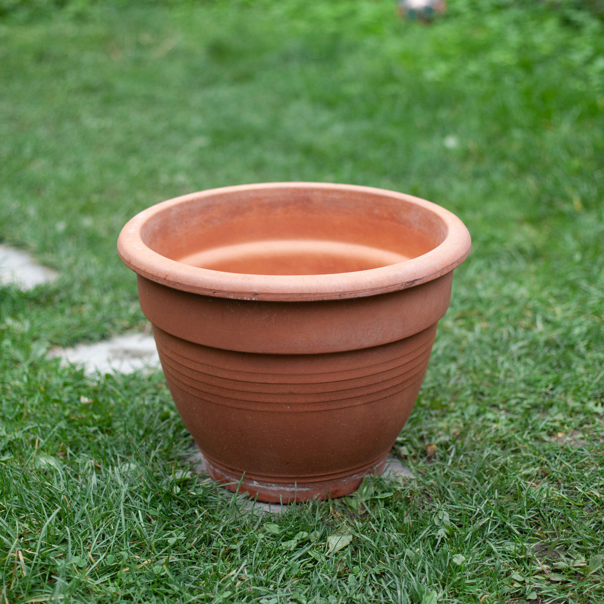 kjempestor terracottakrukke